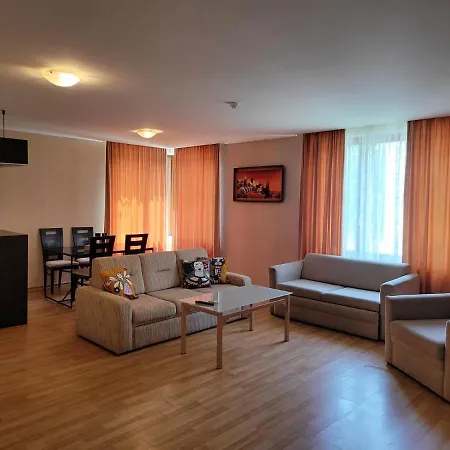 2 Bedrooms Golden Sands