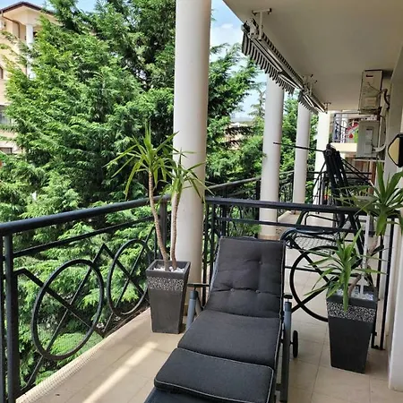 2 Bedrooms Διαμέρισμα *